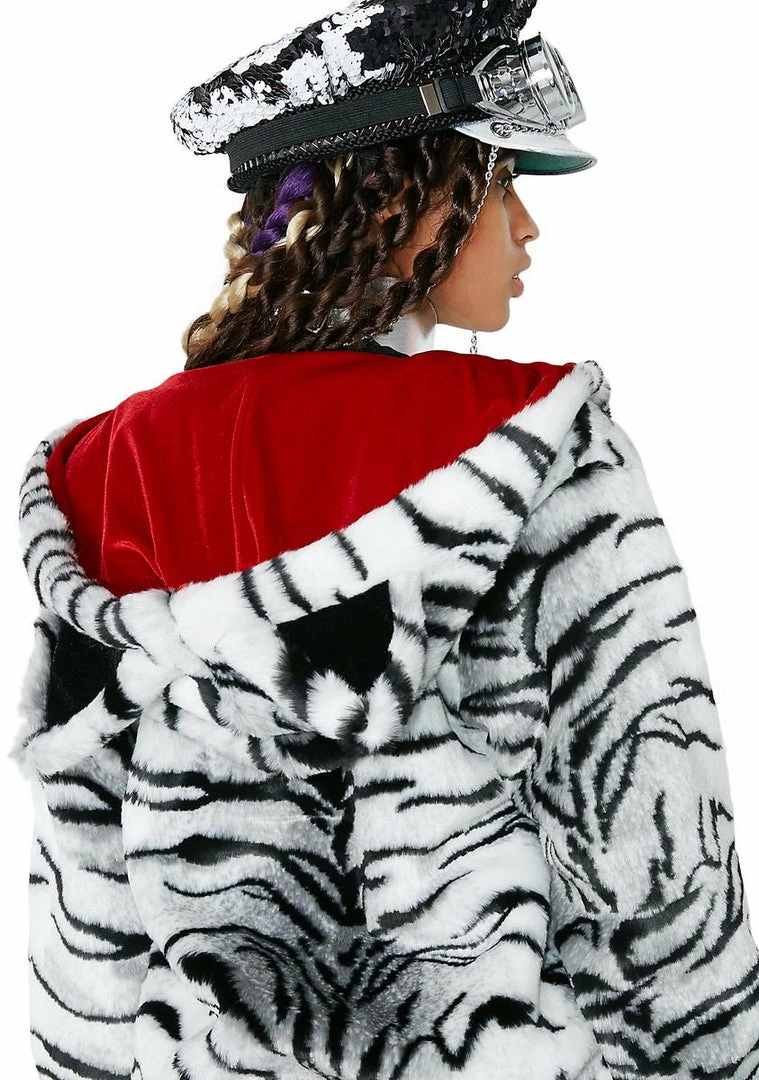 Flash Sale π J Valentine White Tiger Faux Fur Jacket βοΈ 6 J Valentine White Tiger Faux Fur Jacket