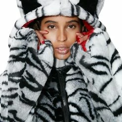 Flash Sale π J Valentine White Tiger Faux Fur Jacket βοΈ 9 J Valentine White Tiger Faux Fur Jacket